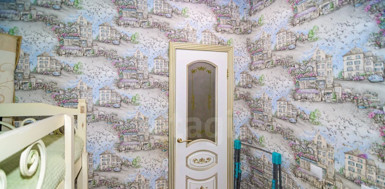 квартира г Сургут 15-16-й микрорайон ул Студенческая 13 фото 6