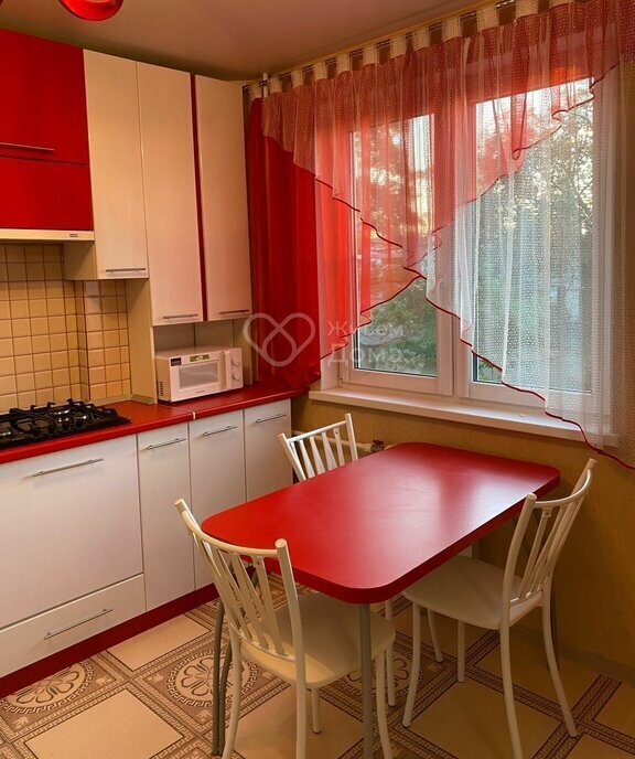 квартира г Волгоград ул им. Землячки 62 фото 1