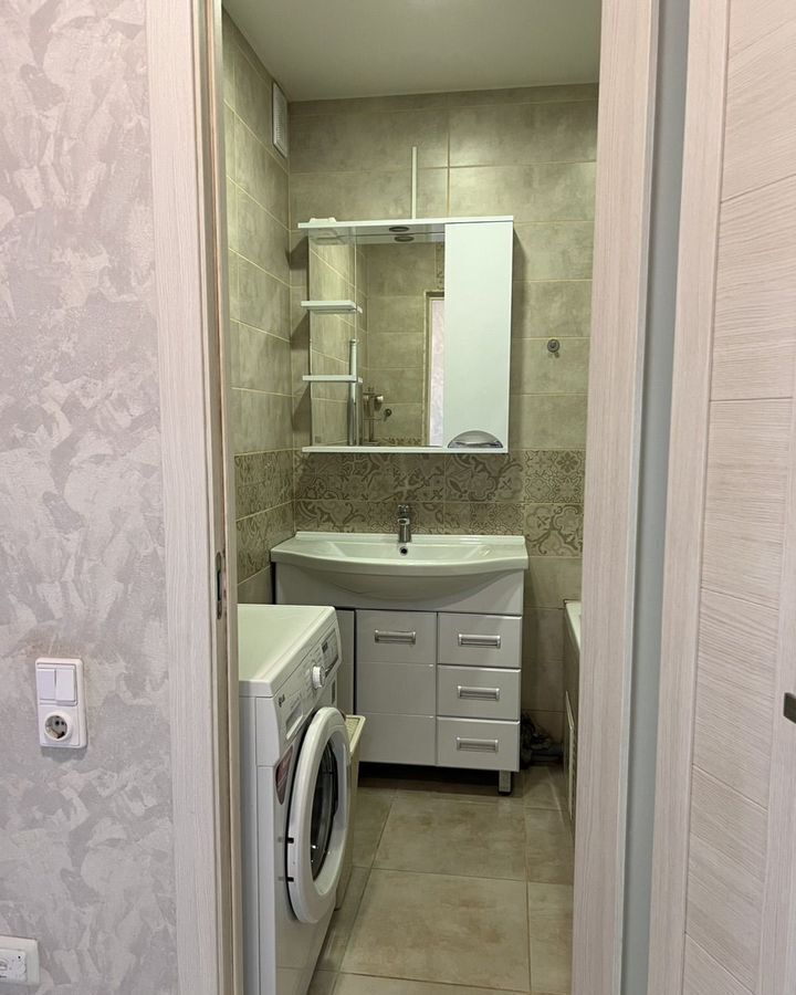 квартира г Саратов р-н Кировский ул им Батавина П.Ф. 18 фото 15
