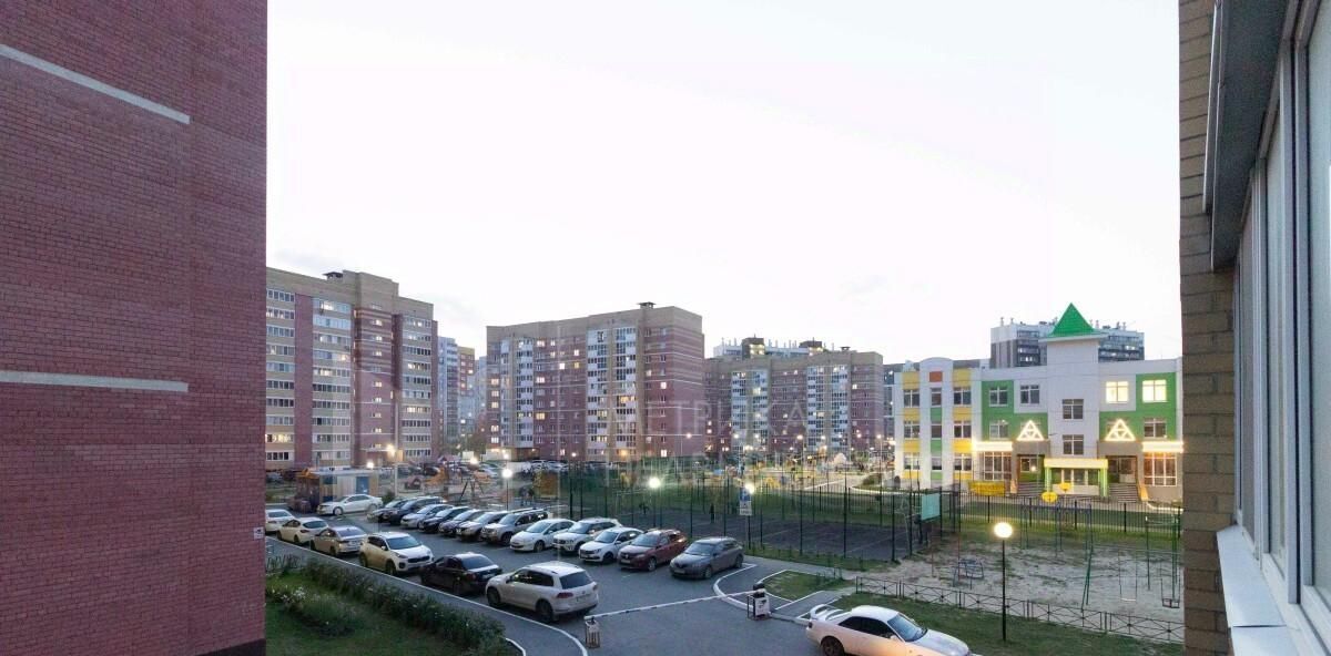 квартира г Тюмень р-н Калининский ул Кремлевская 102 фото 27