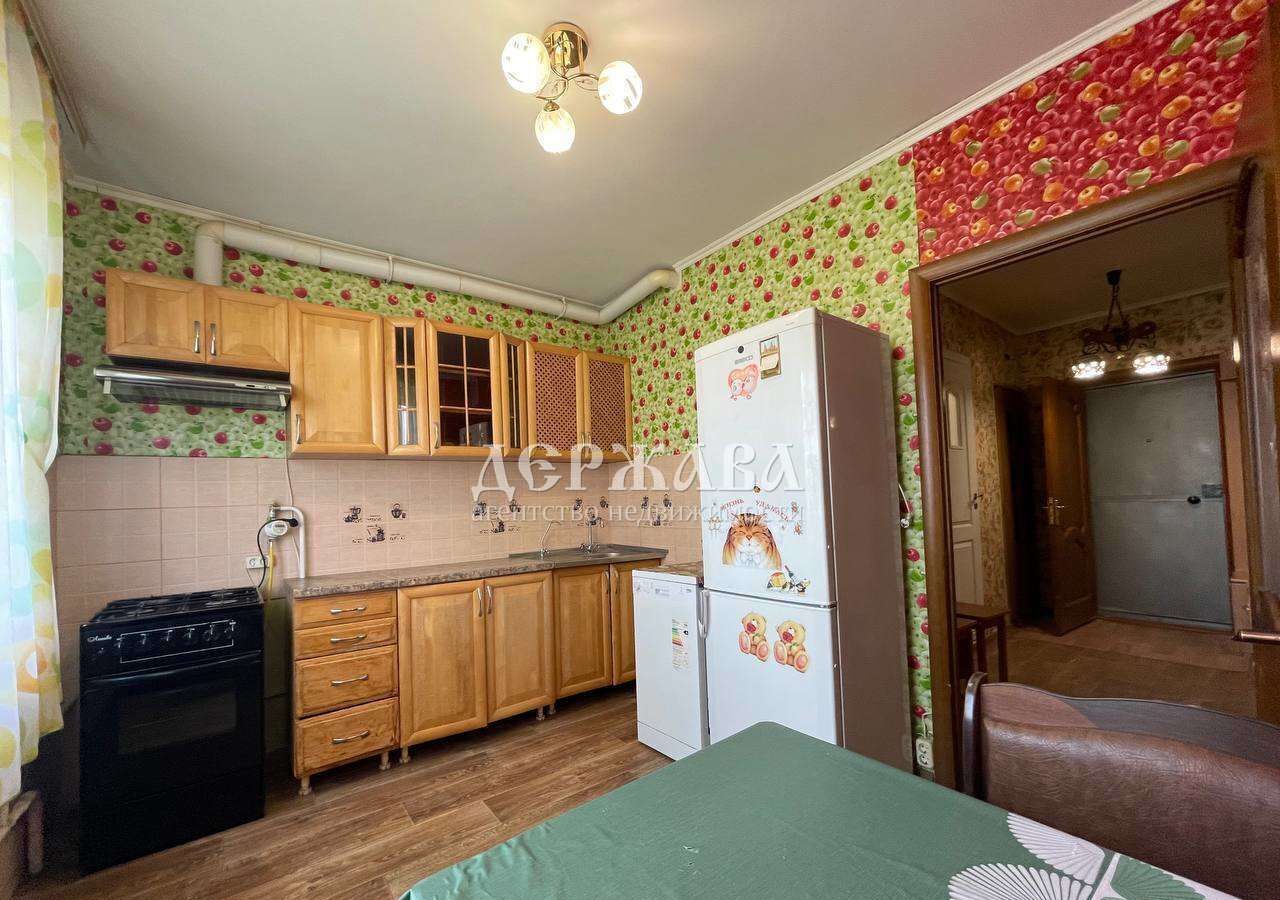 квартира г Старый Оскол ул Крутикова 17 фото 3