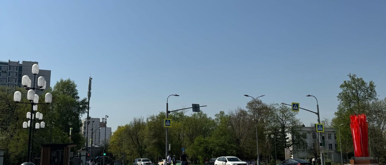 квартира г Москва метро Народное Ополчение пр-кт Маршала Жукова 12к/1 фото 2