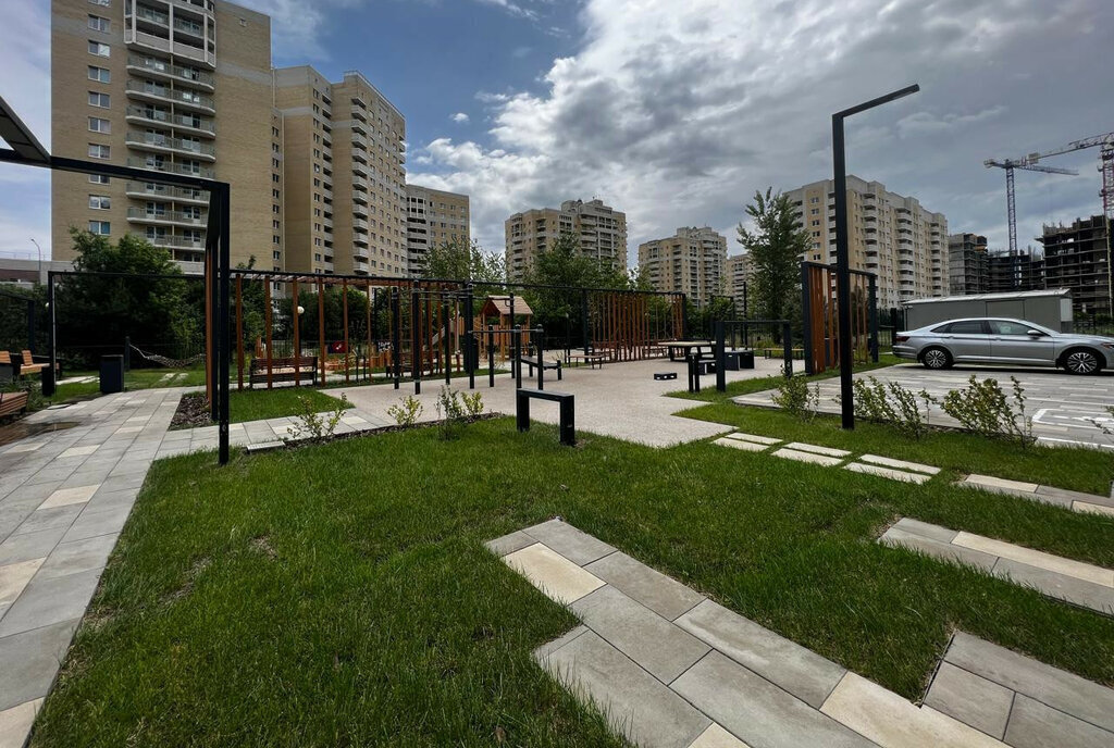 квартира г Ростов-на-Дону Западный ул 339-й Стрелковой Дивизии 10а/18 фото 1