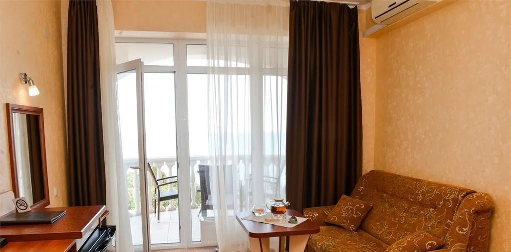 комната г Алушта ул Набережная 24г фото 3