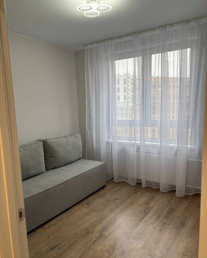 квартира г Тюмень р-н Калининский ул Фармана Салманова 21 фото 1