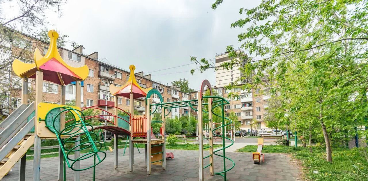 квартира г Ростов-на-Дону р-н Октябрьский ул Оганова 16 фото 12