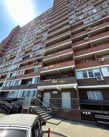 торговое помещение р-н Прикубанский дом 45 мкр-н Славянский фото