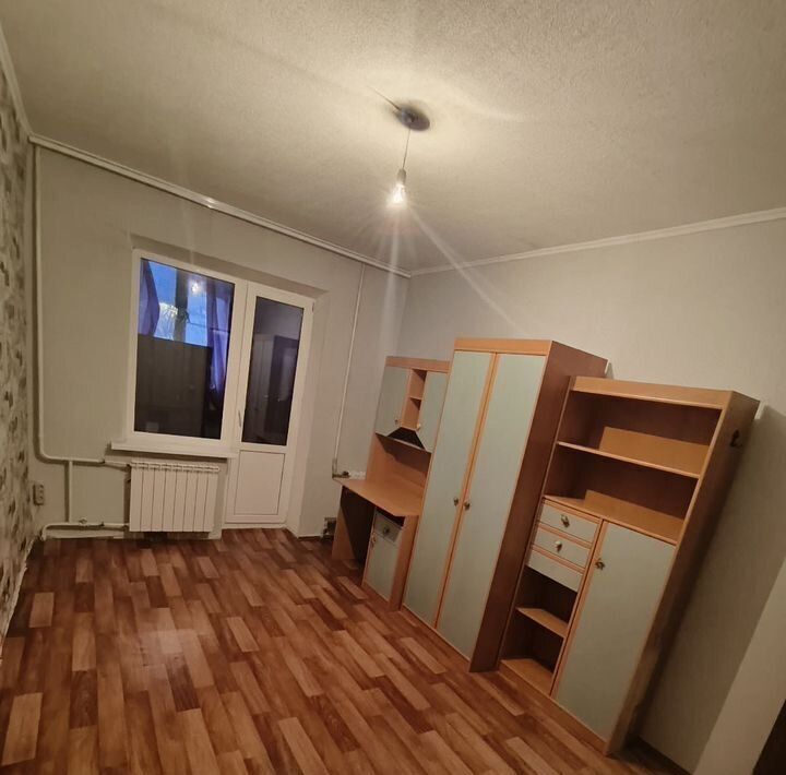квартира г Саратов р-н Волжский ул им братьев Никитиных 8д фото 4