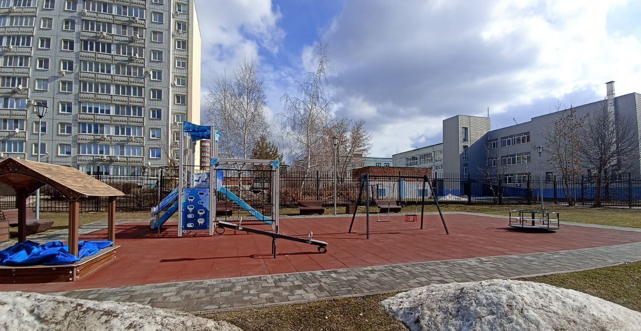 квартира г Тольятти р-н Автозаводский ул Фрунзе 2в фото 2