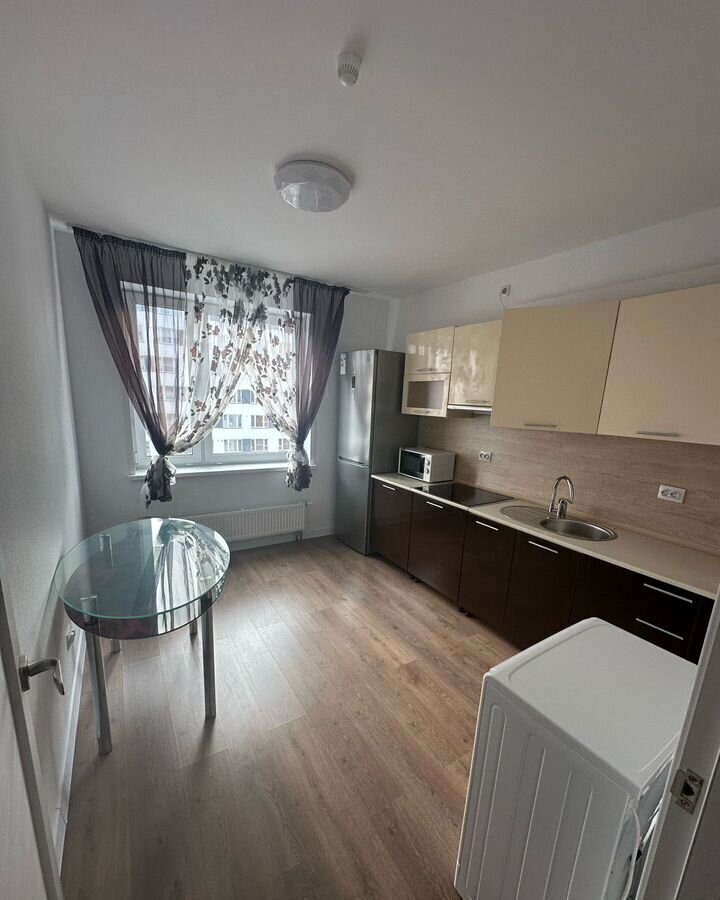 квартира г Екатеринбург Академический ул Академика Ландау 53 фото 2
