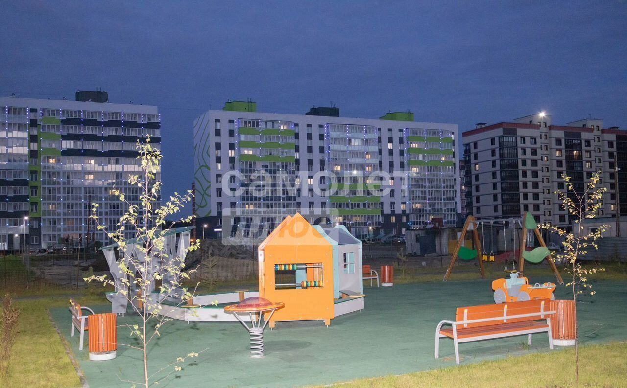 квартира г Сургут р-н Восточный ул Ивана Захарова 18/1 Тюменская обл. фото 2