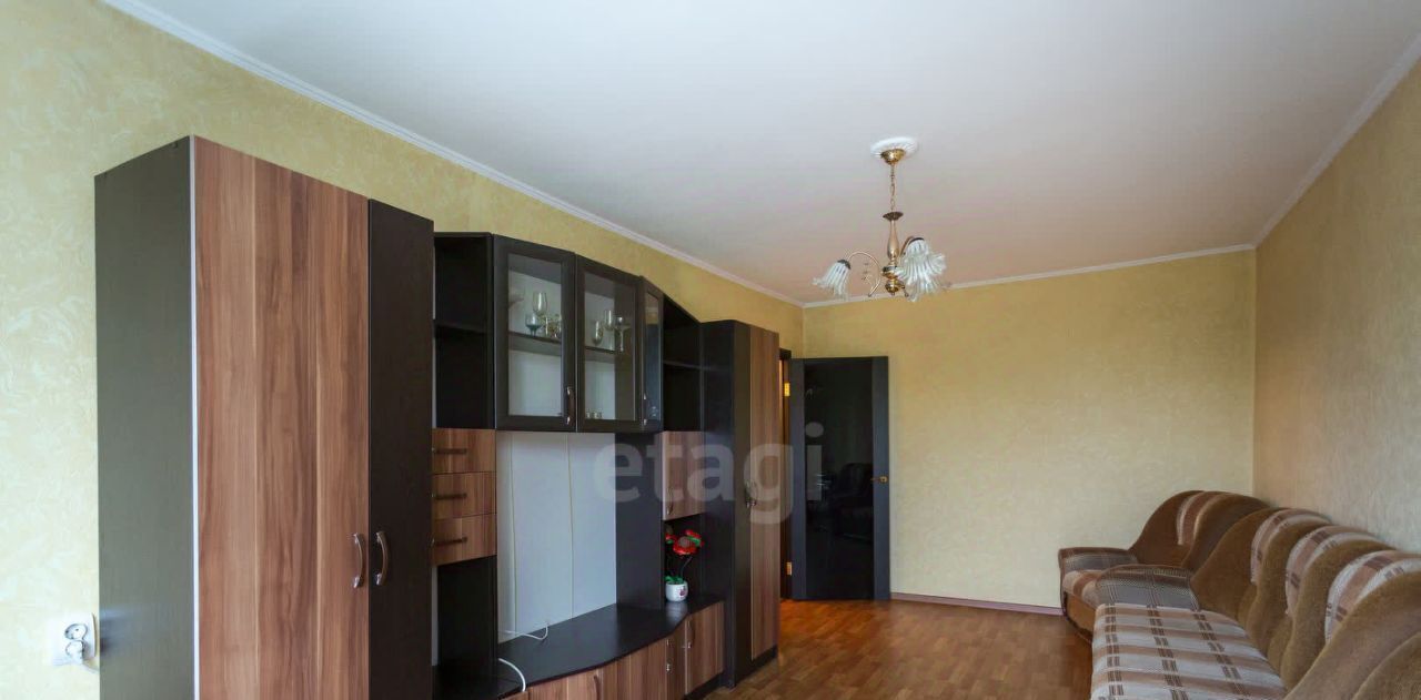 квартира г Новокузнецк р-н Орджоникидзевский ул Новаторов 15 фото 2