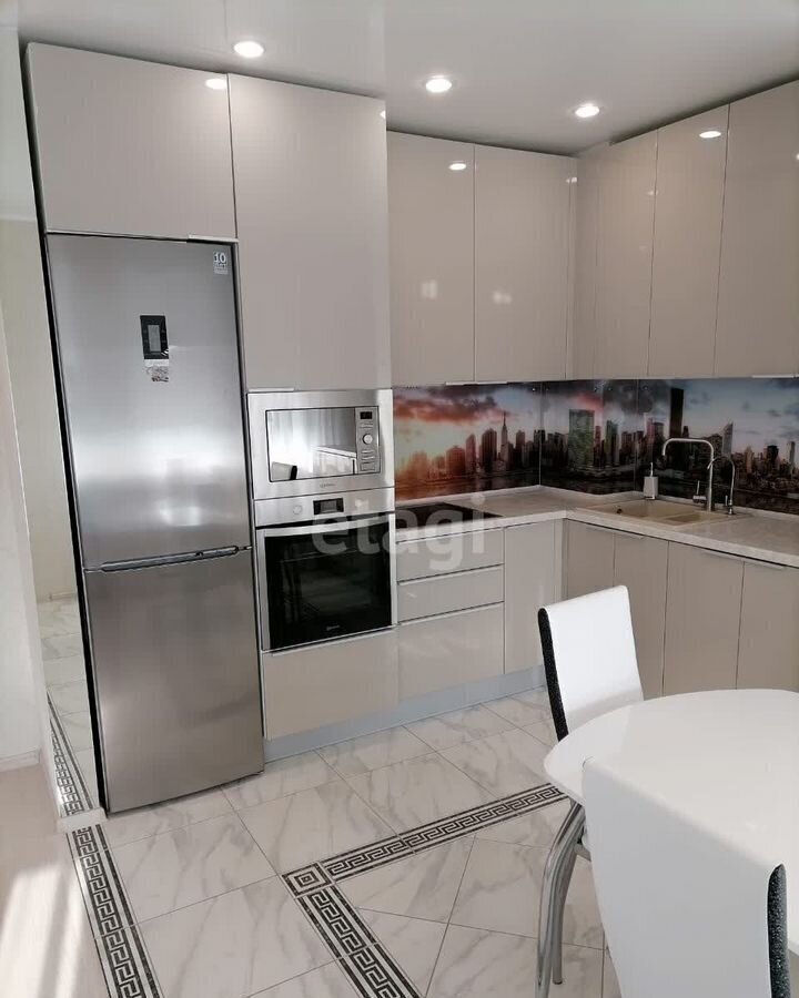 квартира г Тюмень р-н Центральный ул Мельникайте 36к/2 фото 2