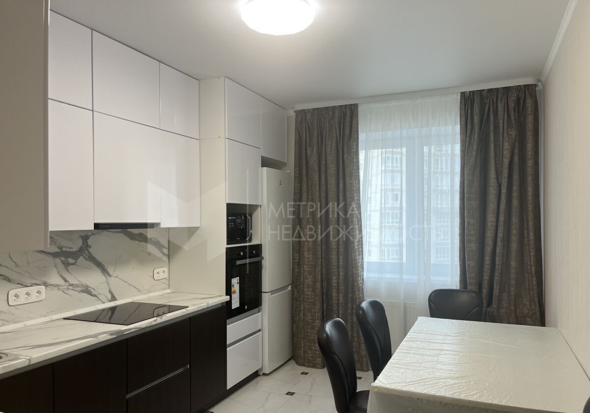 квартира г Тюмень р-н Центральный ул Мельникайте 2к/10 фото 36