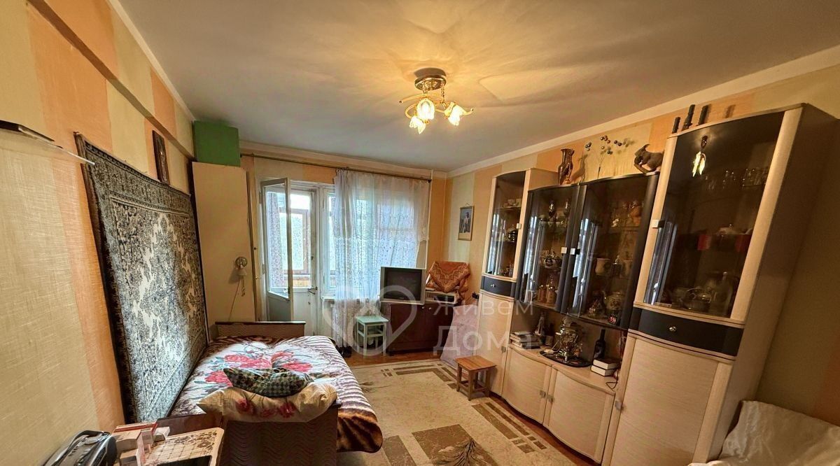 квартира г Волгоград р-н Тракторозаводский ул им. Мясникова 14 фото 1