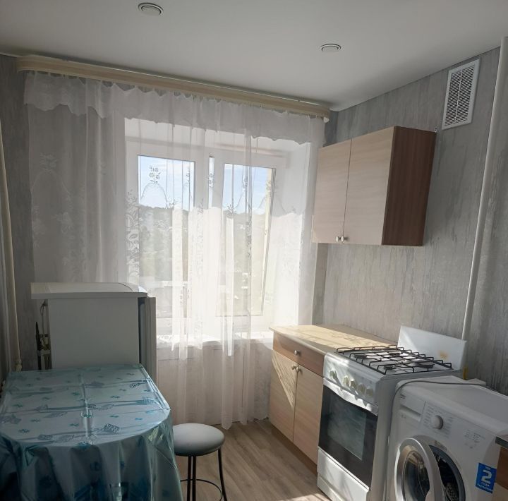 квартира г Саратов р-н Октябрьский ул. Имени В. Г. Клочкова, 72 фото 3