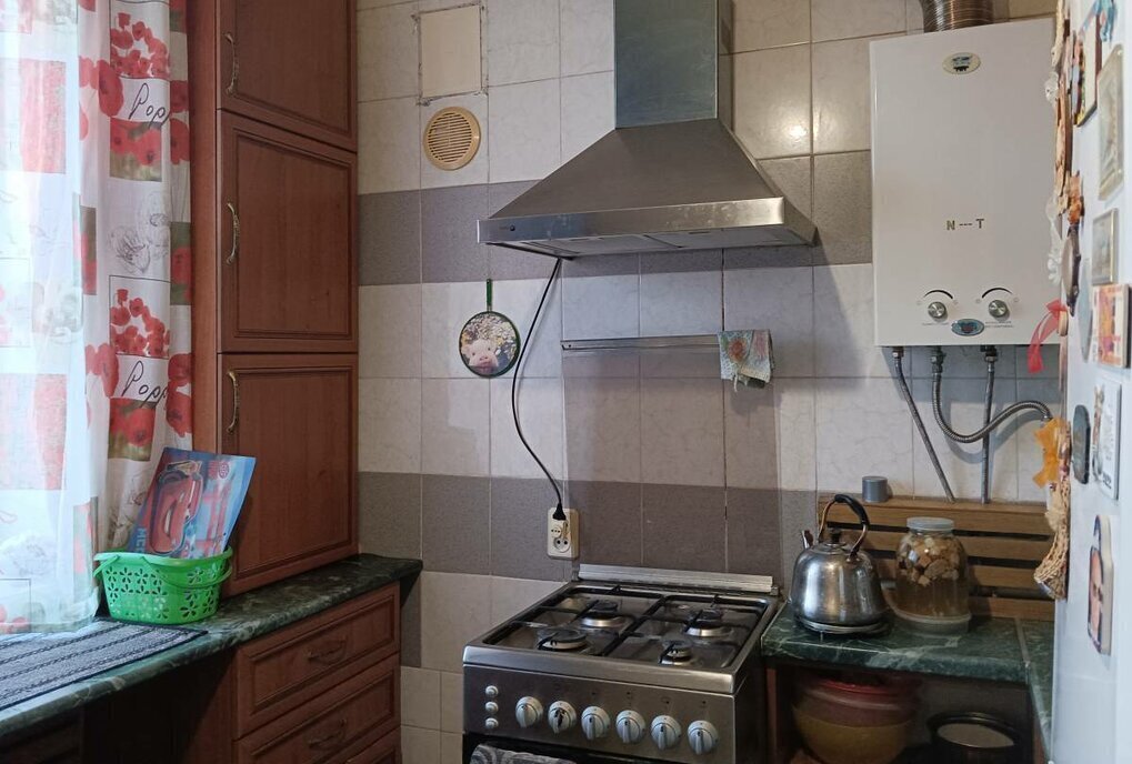 квартира г Каменск-Шахтинский ул Щаденко 63 фото 9