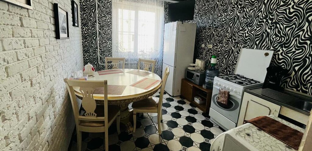 квартира г Каменск-Шахтинский ул Советская 42 фото 8