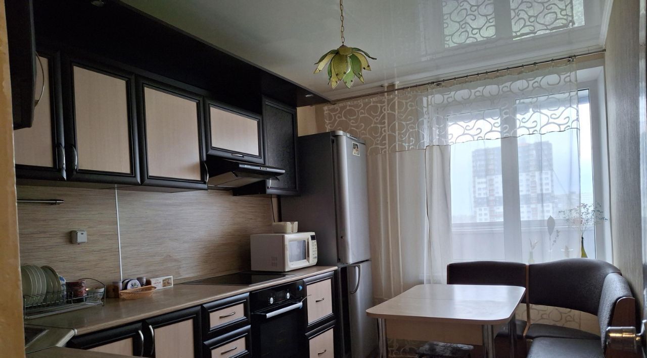 квартира г Тольятти р-н Автозаводский ул Свердлова 11 фото 3