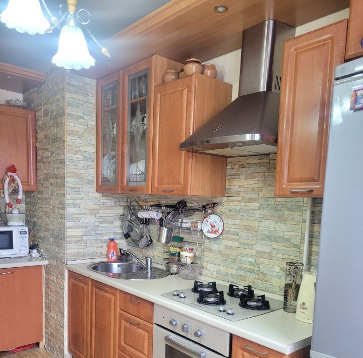 квартира г Омск р-н Кировский ул Дмитриева 6 фото 10