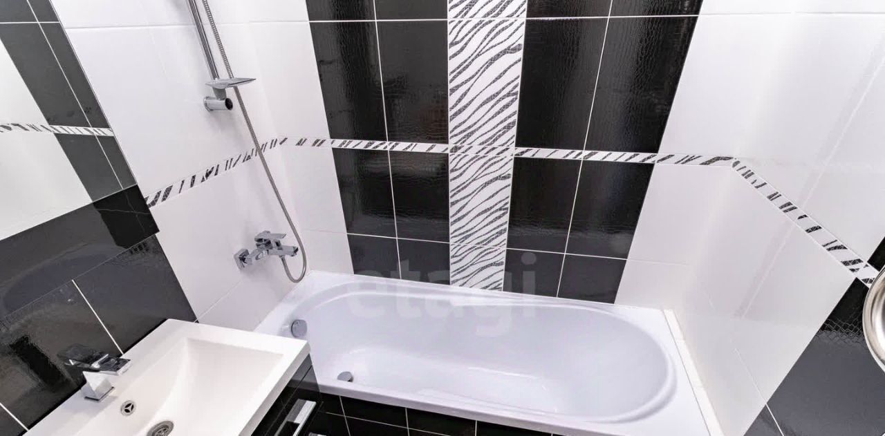 квартира г Тюмень р-н Центральный ул Мельникайте 36к/2 фото 45