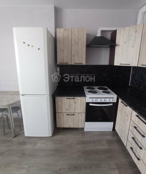 квартира г Волгоград ул им. Гаря Хохолова 2 фото 4