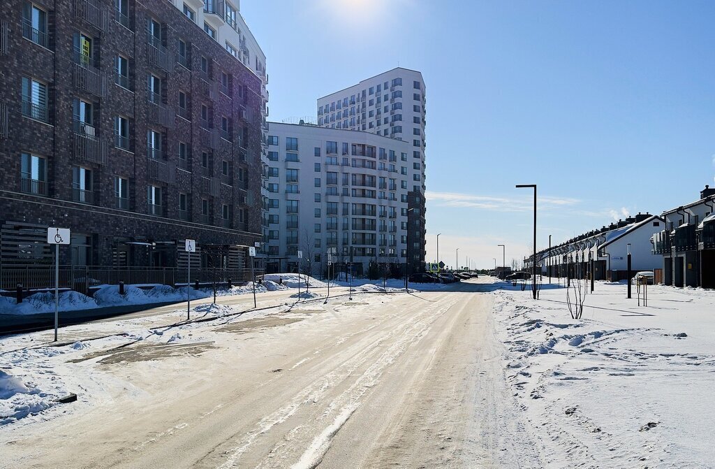 квартира г Тюмень ул Фармана Салманова 1 фото 6