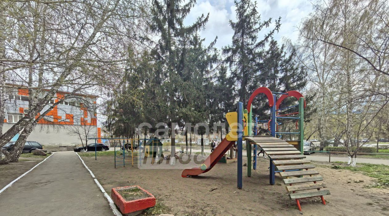 комната г Омск р-н Октябрьский пр-кт Космический 97ак/1 фото 13