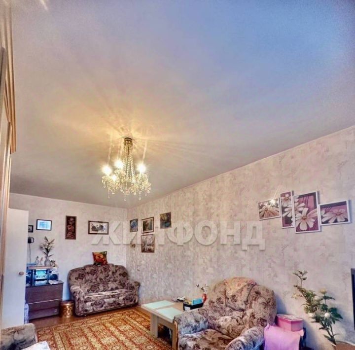 квартира г Тольятти р-н Автозаводский ул Дзержинского 38 фото 2