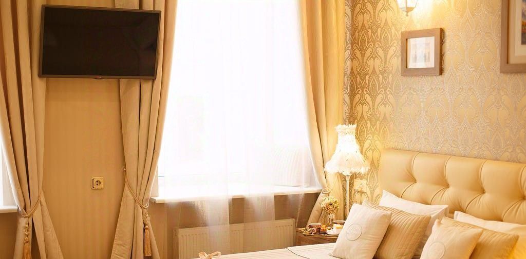комната г Санкт-Петербург метро Адмиралтейская наб Реки Мойки 54 фото 1
