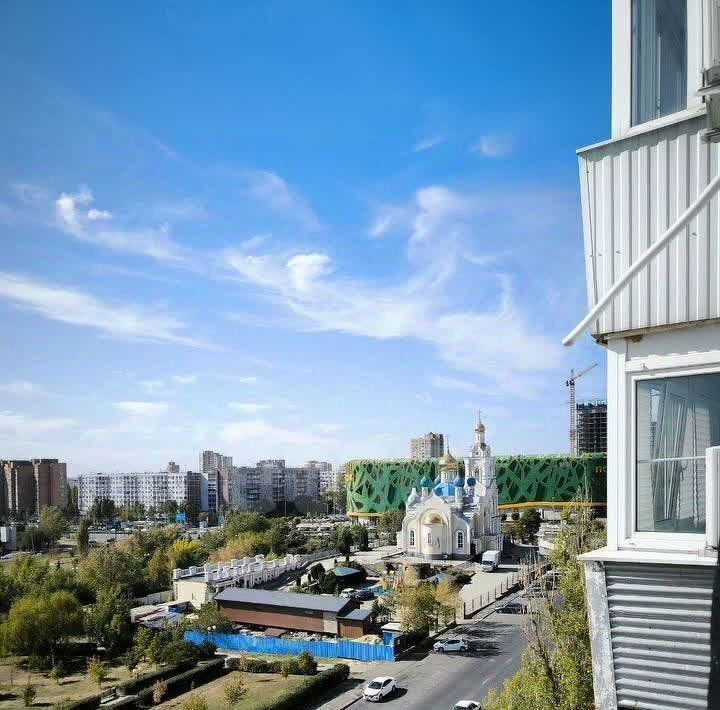 квартира г Ростов-на-Дону р-н Ворошиловский Северный б-р Комарова 38 фото 1