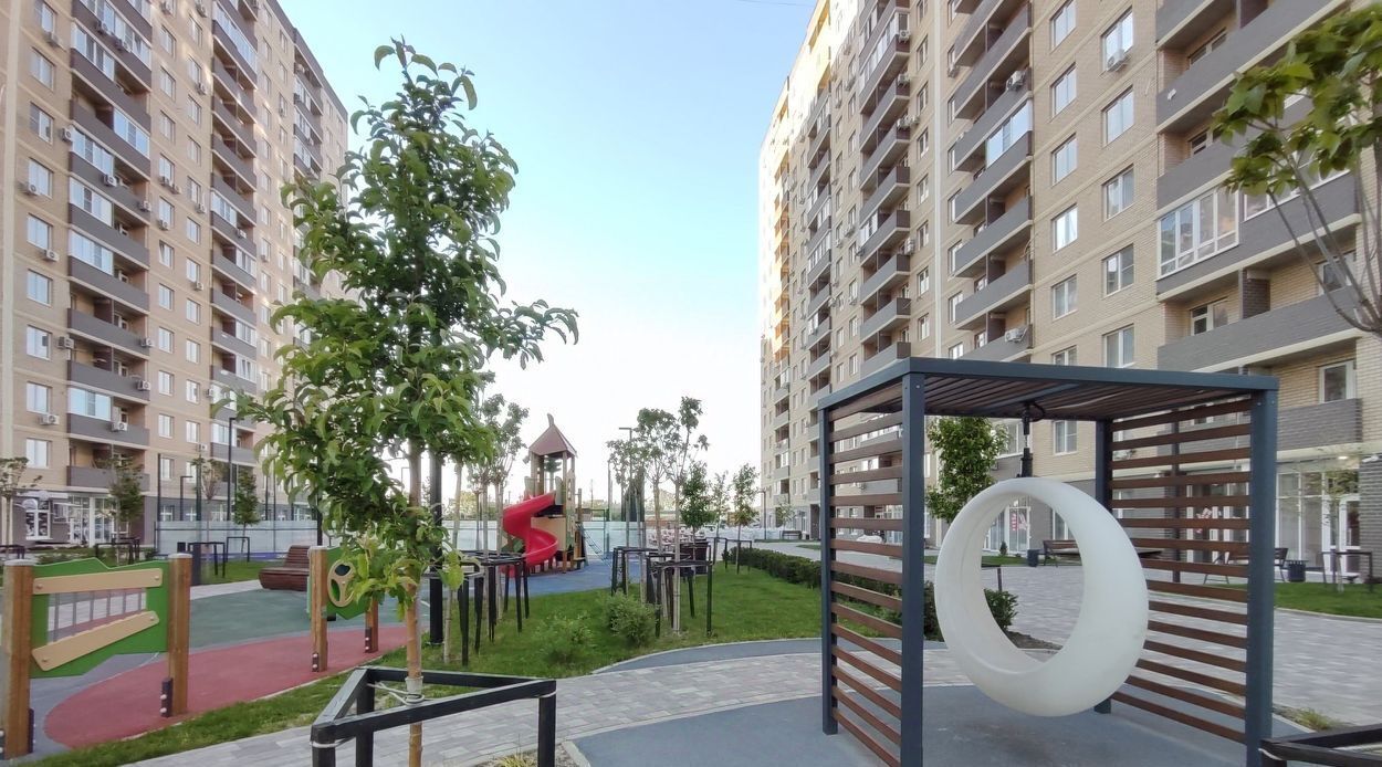 квартира г Краснодар р-н Прикубанский ул им. лётчика Позднякова 2к/15 фото 18