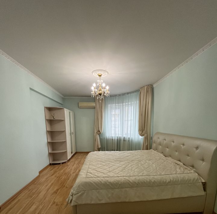квартира г Астрахань р-н Советский ул Кирова 84 фото 1