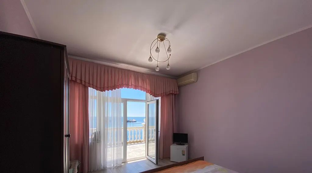 комната г Алушта п Утес ул Гагариной 25/9 фото 2