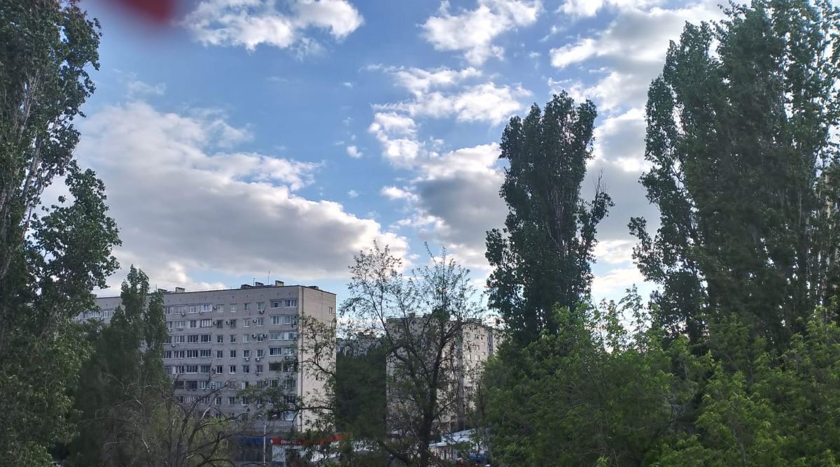 квартира г Волгоград р-н Дзержинский ул Рионская 10 фото 8