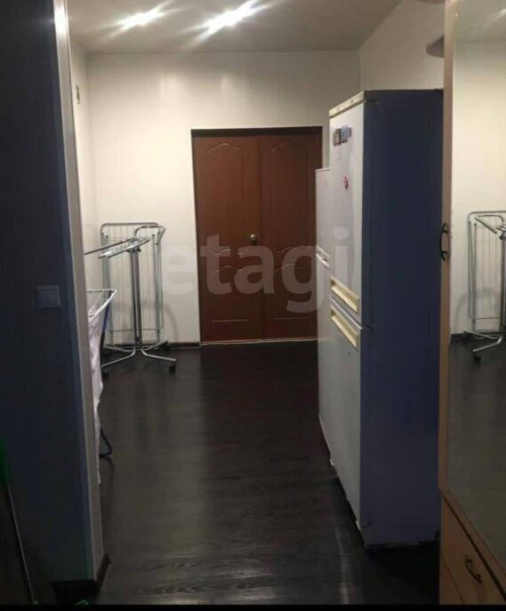 комната г Новый Уренгой пр-кт Ленинградский 10г фото 2