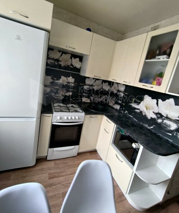 квартира г Тюмень ул Севастопольская 33 фото 1