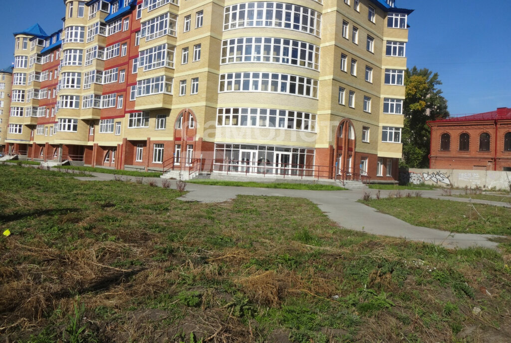 квартира г Омск ул 10 лет Октября 43/1 фото 1
