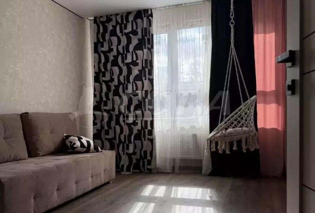 квартира г Тюмень п Рощино ул Александра Федоровича 10 фото 2