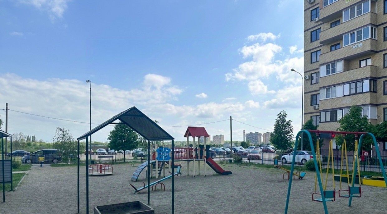 квартира г Краснодар р-н Карасунский ул Трудовой Славы 43к/1 фото 17