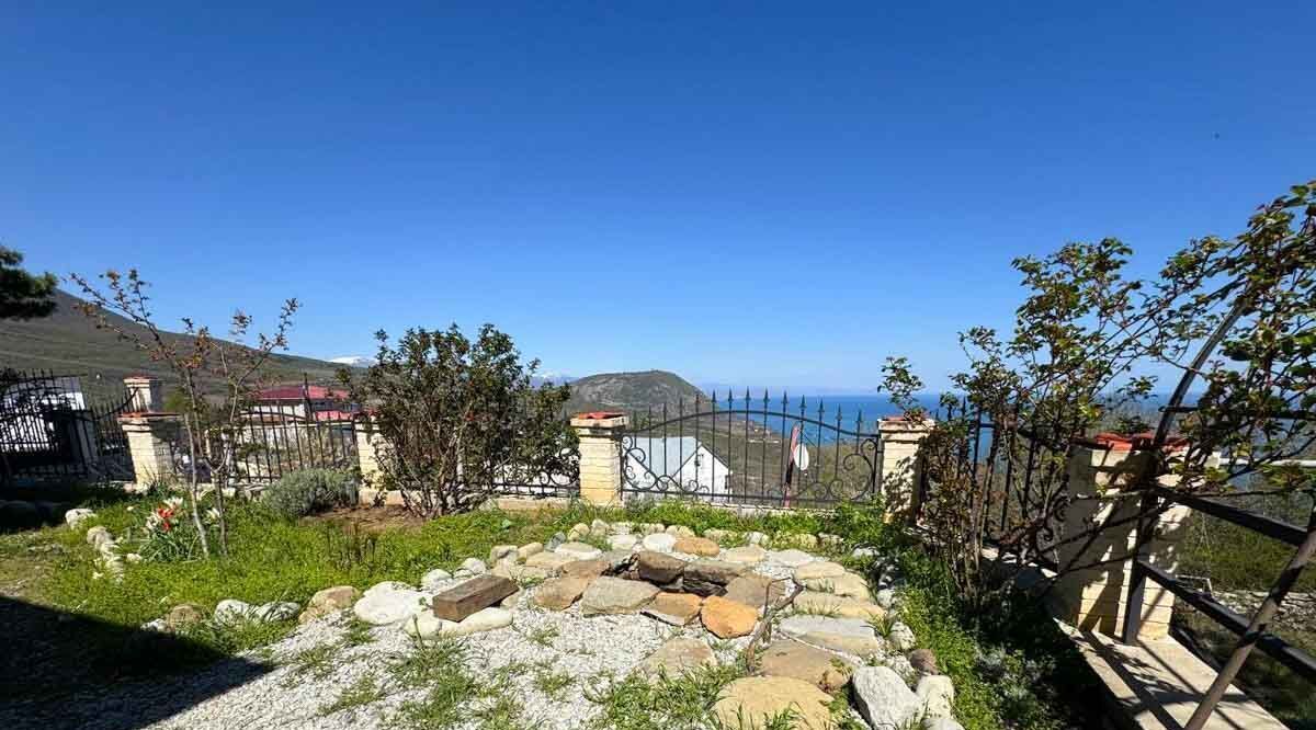 дом г Алушта с Малый Маяк ул Скалистая 17 фото 12
