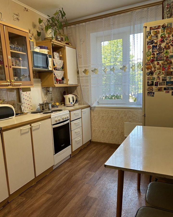 квартира г Тольятти р-н Автозаводский ул Автостроителей 98 фото 2