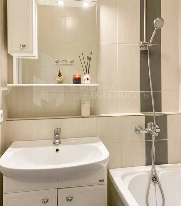 квартира г Тюмень ул Мельникайте 2к/5 фото 17