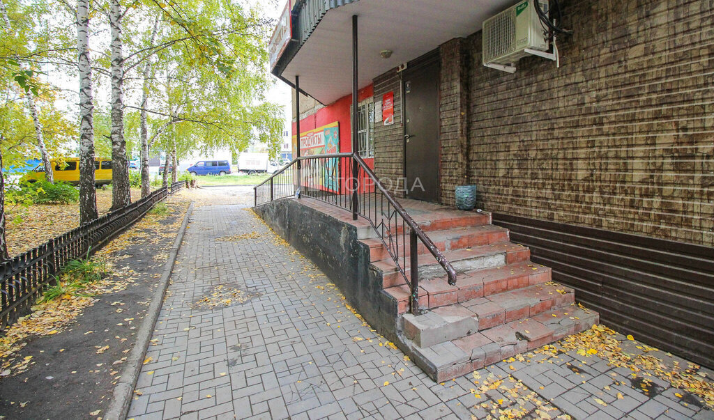 торговое помещение г Барнаул р-н Индустриальный ул Панфиловцев 19к/2 фото 3