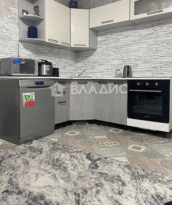 квартира г Тобольск мкр 7а 23б фото 2