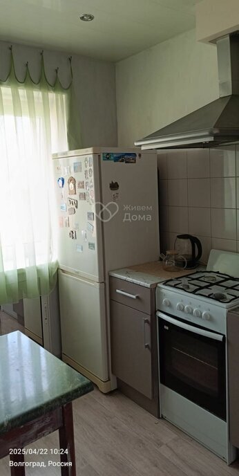 квартира г Волгоград р-н Ворошиловский ул им. Циолковского 3а фото 1