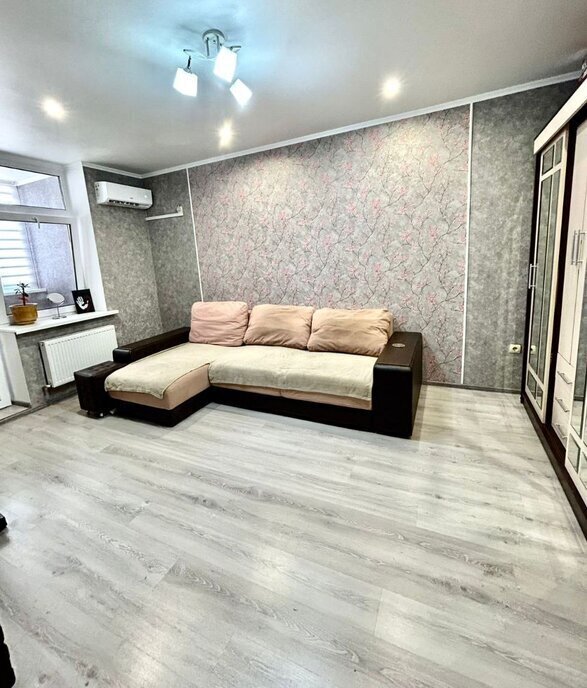квартира г Краснодар р-н Прикубанский ул им. Героя Яцкова И.В. 15к/1 фото 2