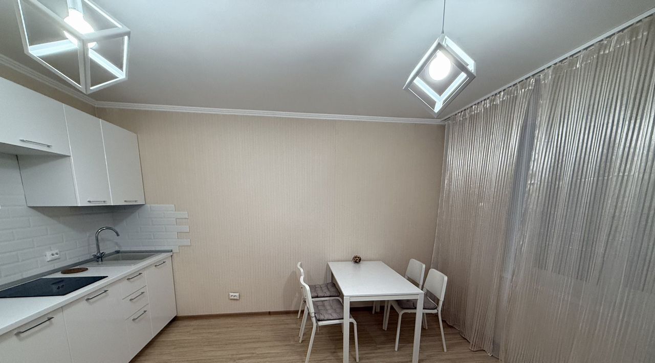 квартира г Омск р-н Центральный ул 2-я Дачная 12к/1 фото 5