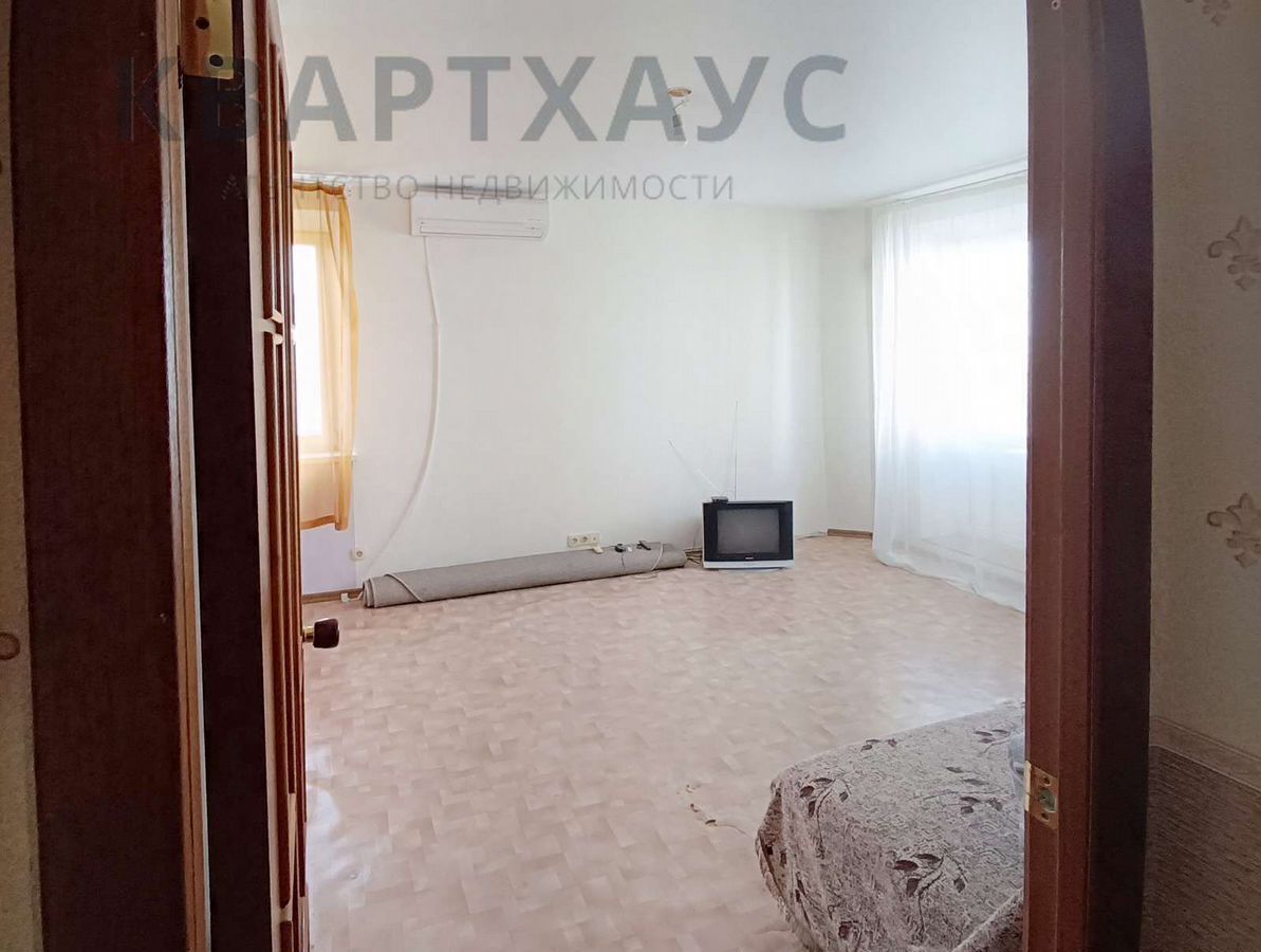 квартира г Волгоград р-н Дзержинский ул Космонавтов 39 фото 2