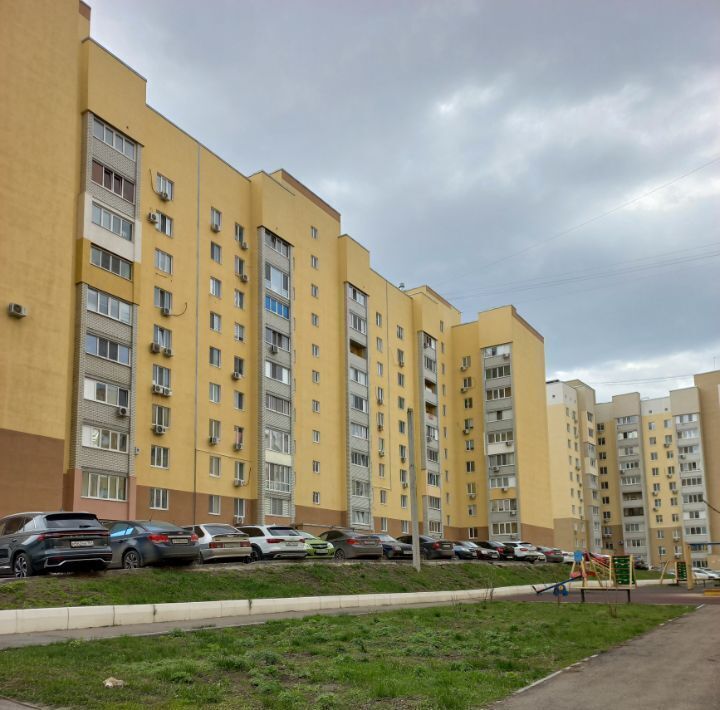 квартира г Саратов р-н Заводской ул им Николая Чихарева 10д ЖК «Радуга» фото 1